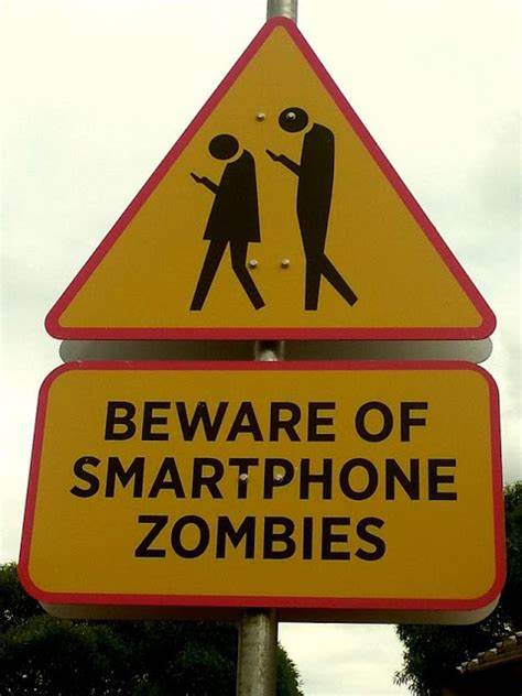 Smartphone-Zombies.jpg